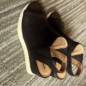 Sonoma goods for life black comfort platform sandal